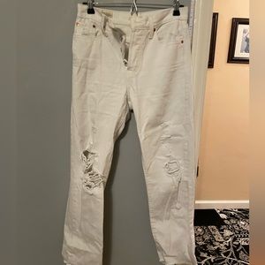 Urban Outfitters "wedgie straight" white jeans, Levi's